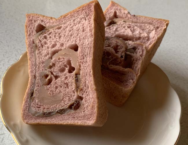 さくらといちごの桃色食パン